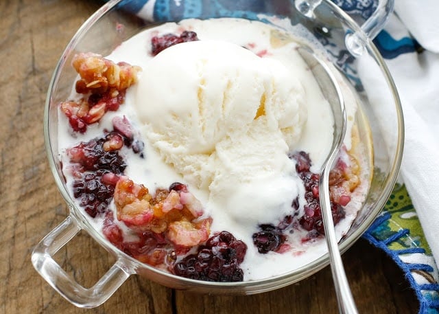 Easy Blackberry Coconut Crisp: Your Go-To Crowd-Pleaser